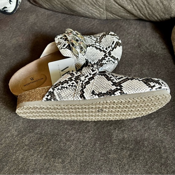 Worthington Dacey Snake Clogs - Picture 9 of 9